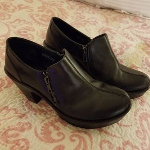 Born Famke Leather Clog boots/booties Sz 8